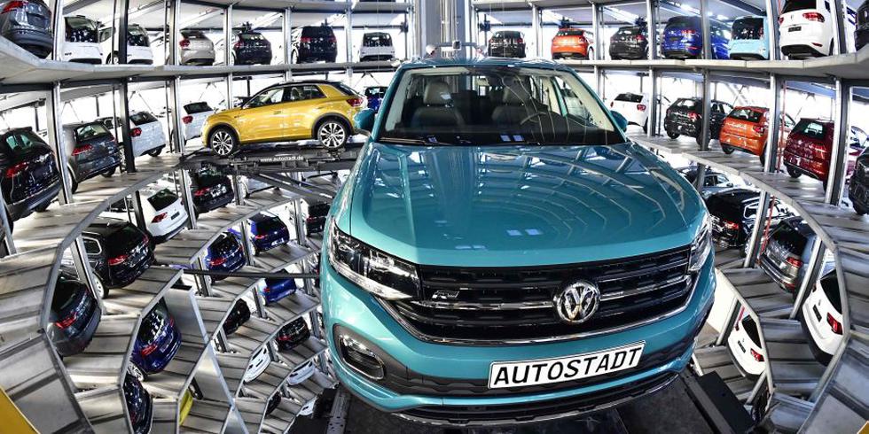 Volkswagen desaparecería sus vehículos a gasolina para el año 2040 (AFP)