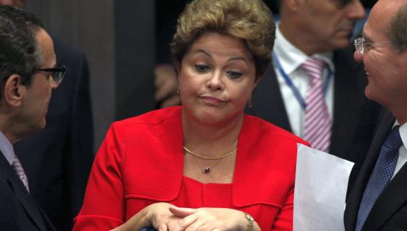 Dilma Rousseff pide disculpas en Twitter por infracción de tránsito. (EFE)