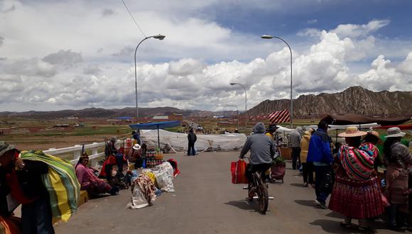 Cerco en el puente de transporte de carga internacional de Desaguadero. La imagen es de hace una semana (Foto: Perú21)
