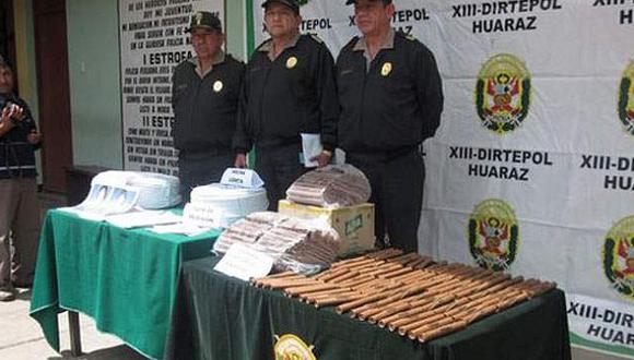 Los detenidos utilizaban las unidades interprovinciales para transportar la ilegal mercadería. (RPP)