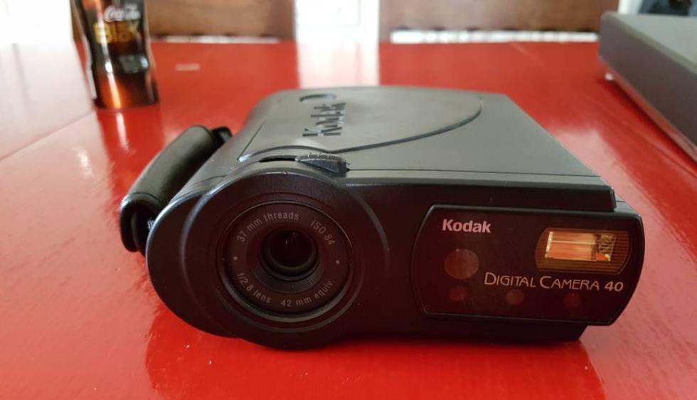 Cámara digital de Kodak. La empresa estadounidense tenía preparado el prototipo de la primera cámara digital antes que nadie, pero no funcionó. (Verne)