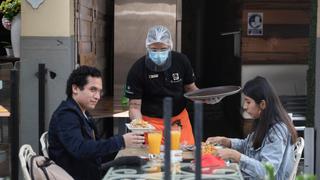 Ventas de restaurantes aumentarán hasta en un 25% con nuevo horario del toque de queda, según Ahora Perú