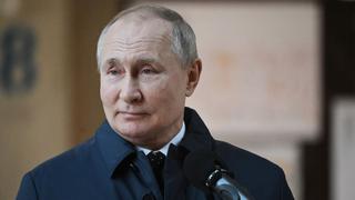 Putin firma ley que prevé penas de cárcel por difundir noticias falsas sobre el ejército