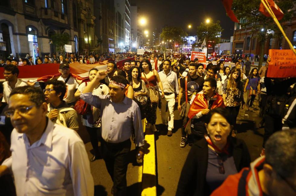 Manifestantes en el Centro de Lima proclamaban: "¡Fujimori nunca más!". (Luis Centurión/Perú 21)