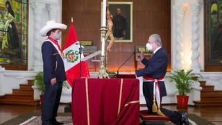 Óscar Maúrtua jura como nuevo canciller del Perú