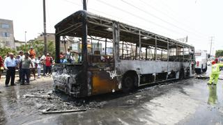 Se incendia un bus del Metropolitano