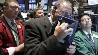 Wall Street se desploma ante temores por el precio del petróleo