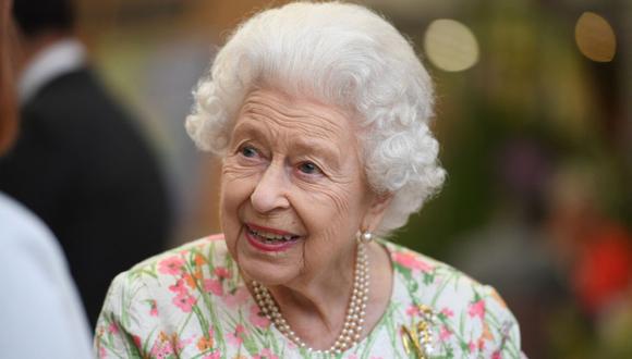 El Palacio de Buckingham señaló que la reina Isabel II continuará con las indicaciones del médico para su pronta recuperación. (Foto: Oli SCARFF / POOL / AFP)