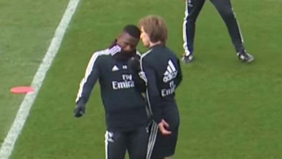 Luka Modric y Vinicius Junior vivieron momentos de tensión. (Captura de pantalla)