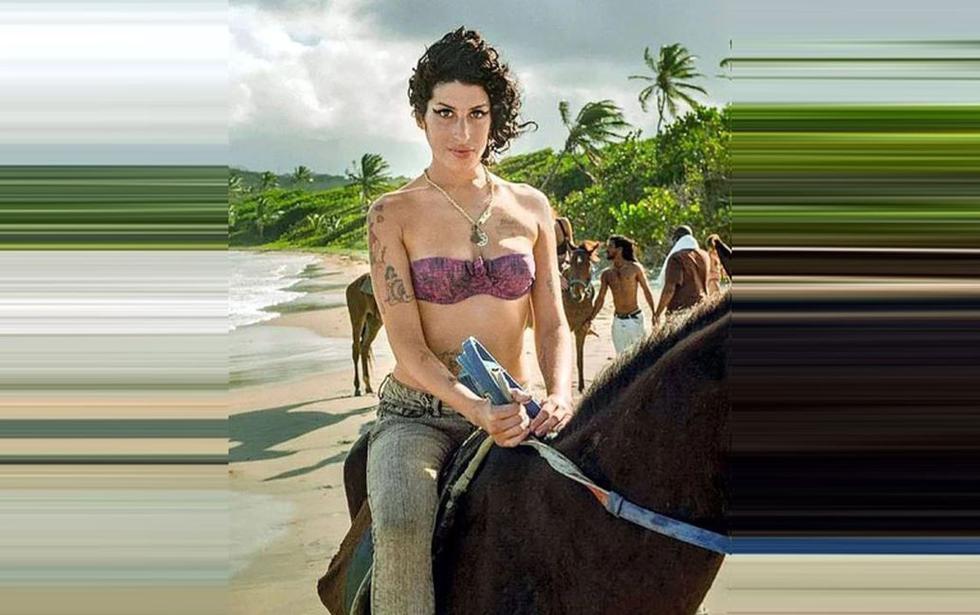 Amy Winehouse en su momento más feliz. (Créditos: Taschen)