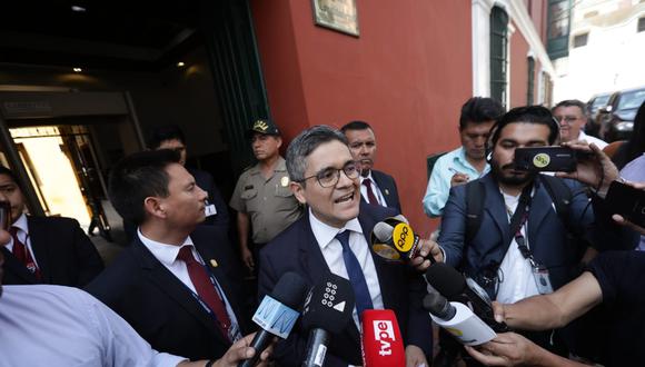 Pérez tomó por más de cuatro horas la declaración del magistrado del TC José Luis Sardón para esclarecer su participación como director de la asociación "Reflexión democrática". (Anthony Niño de Guzmán/GEC)