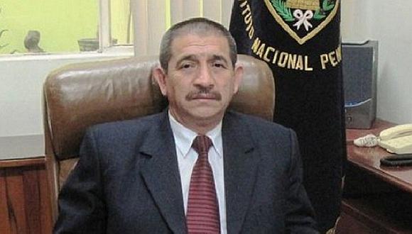 El exjefe del INPE, Julio Magán, fue sentenciado a 10 años de prisión y la Policía lo busca.