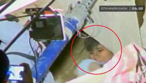 Joven fue rescatado tras quedar atrapado en una zanja. (Captura de TV)