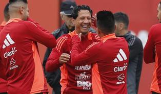 ¿Harán dupla? Cueva recibe con caluroso abrazo a Lapadula en la Selección Peruana