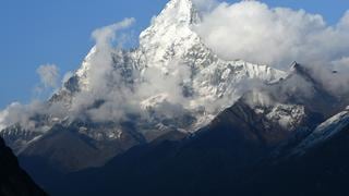 Nepal: tres escaladores franceses desaparecidos tras una avalancha en el Himalaya
