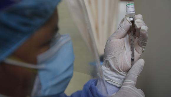 En total, Sinopharm envió 3.200 vacunas fuera del ensayo clínico. Foto: GEC