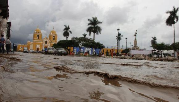 El desborde de la quebrada San Ildefonso inundó el centro histórico de Trujillo.