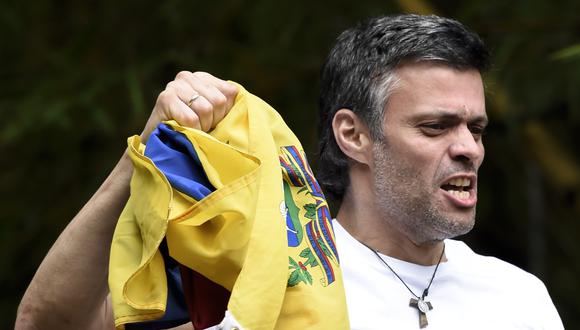 Corte venezolana ordena arresto del opositor Leopoldo López, refugiado en embajada española. (AFP)