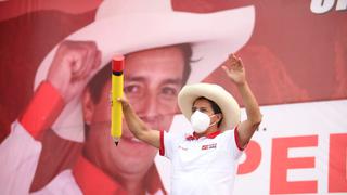 Pedro Castillo abandona a ronderos de Chota pese a compromisos que firmó