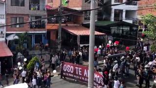 Multitud viola cuarentena por coronavirus en Colombia para sepultar a presunto jefe criminal [VIDEO]