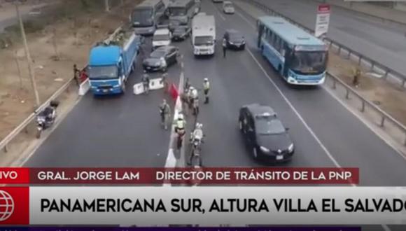 Controles del Ejército generó gran congestión en carretera Panamericana Sur. (Foto: Captura de pantalla de América TV)