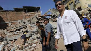Rafael Correa amenaza a mujer con detenerla si sigue llorando tras terremoto en Ecuador