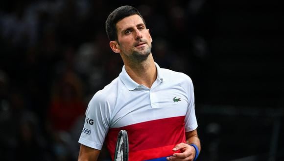Novak Djokovic consiguió este lunes permiso de un tribunal australiano para permanecer en el país a pesar de no estar vacunado contra el COVID-19. (Foto:  Christophe ARCHAMBAULT / AFP)