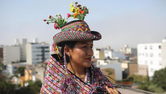 “No pude aprender quechua, porque en ese entonces (cuando estudiaba) había mucho racismo. He sufrido el racismo y me chocó, pero luego ya no hice caso”, declara la artesana (Marco Ramón/Perú21).