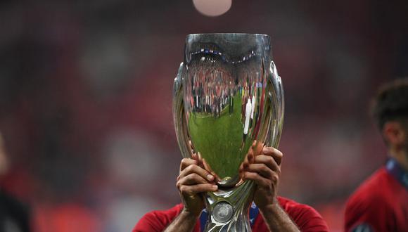 Liverpool conquistó la última Supercopa ante Chelsea en Estambul. Los siguientes ganadores de la Champions y Europa League chocarán en Porto el 12 de agosto. (Foto: AFP)
