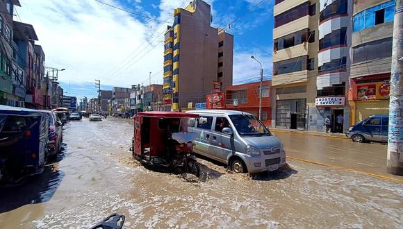 Calles inundadas. Situación podría complicarse aún más. (FOTOS: DIFUSIÓN)