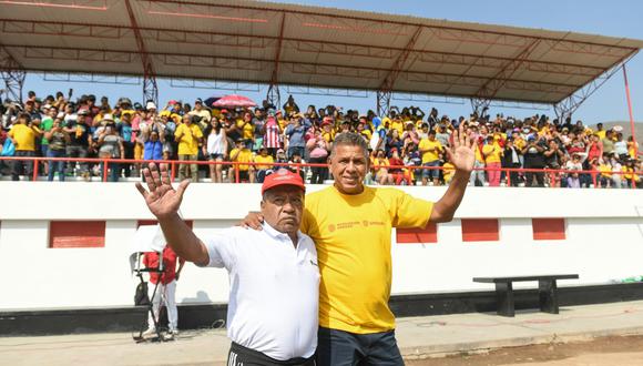Luis Bolaños junto al 'Puma' Carranza.