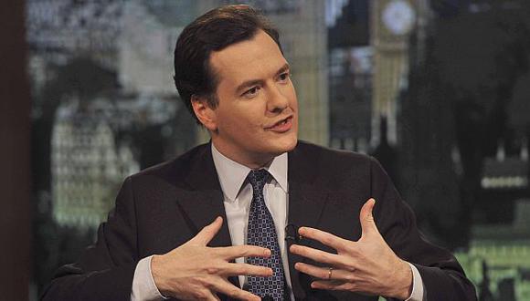Osborne anunció la decisión tras una teleconferencia con otros ministros europeos. (Reuters)
