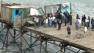 Lambayeque: Pescadores derriban puerta del muelle de Puerto Eten exigiendo trabajar [VIDEO]