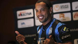 Ronaldinho volvió al Querétaro con casi 3 semanas de retraso
