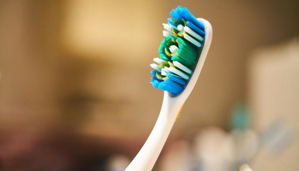Productos como los cepillos de dientes contaminan los mares. (Foto: Pixabay)