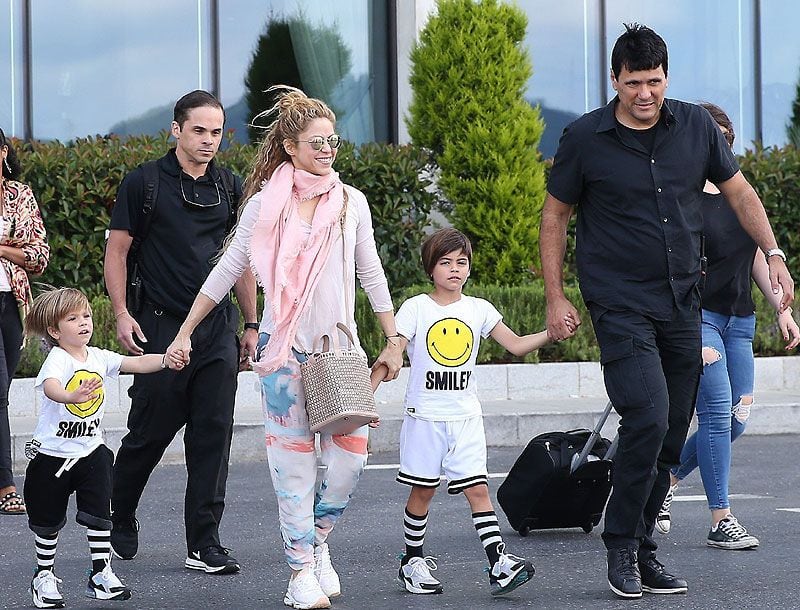 La cantante llegó a Turquía con sus hijos, Sasha y Milan. (Créditos: CordonPress)