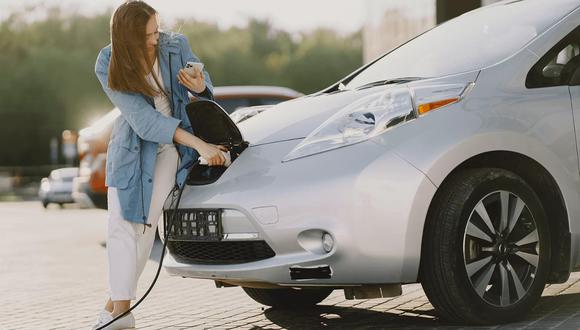 En promedio los autos eléctricos tienen un costo de mantenimiento de 20% a 40% menor a los vehículos a combustión.