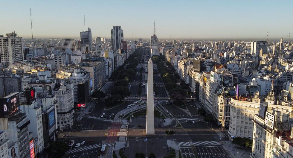 Argentina: Calles de Buenos Aires lucen semivacías al inicio de