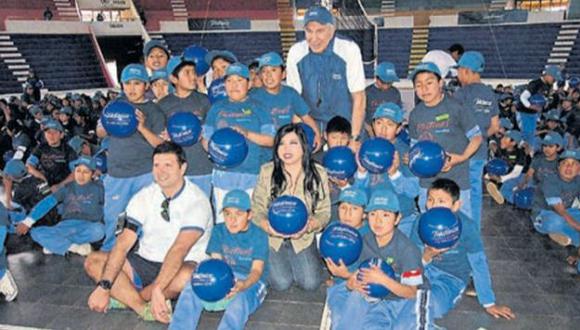 Felices. Los escolares practicaron básquet, vóley y atletismo. (Perú21)