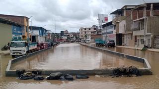 Río Tumbes se desborda nuevamente por lluvias e inunda el Barrio Bellavista