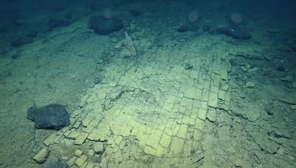 Descubren de casualidad un "camino de ladrillos amarillos" en el fondo del océano Pacífico. (Foto: EVNautilus / captura)