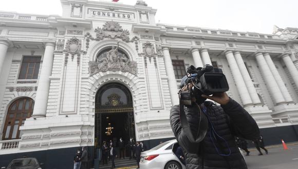Los periodistas siguen sin poder ingresar a las instalaciones del Congreso para hacer coberturas. (Fotos: César Campos/@photo.gec)
