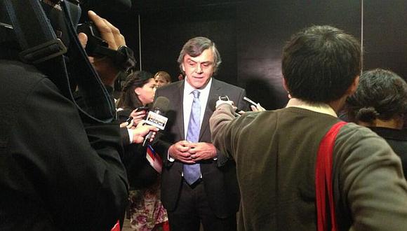 Fernando Longueira declara a la prensa durante la ExpoPerú Chile 2013 en Santiago. (@ExpoPeru2013)