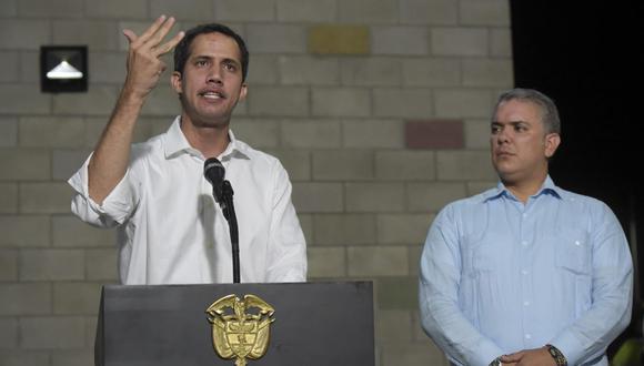 Guaidó le reiteró a Duque su respaldo "en la lucha que ha emprendido contra el narcoterrorismo que afecta a ambas naciones". En la foto, ambos líderes durante una conferencia en Cúcuta en febrero pasado. (Foto: AFP)