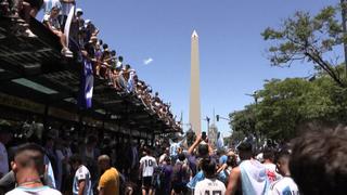 Argentina: Marea humana reciben a Messi y los campeones del mundo