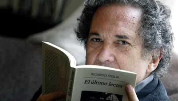 En el 2013 recibió el Premio Iberoamericano de Narrativa Manuel Rojas (Diario de Cultura).