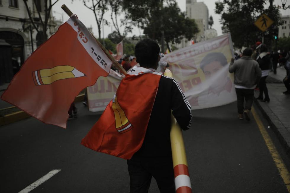 Caminaron desde la sede de la ONPE en el Centro de Lima con pancartas y banderolas. (Joel Alonzo/GEC)