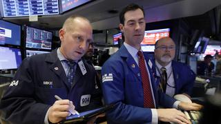 Wall Street opera con ganancias tras recuperación de acciones tecnológicas