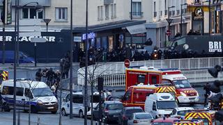 París: Murieron secuestrador y 4 rehenes en tienda judía