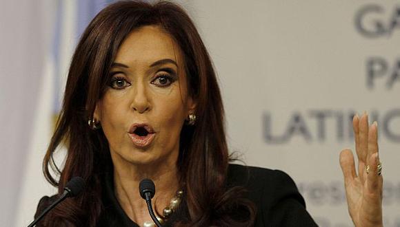 Columnista argentino dice que Fernández quiere convertirse en un personaje autoritario. (AP)
